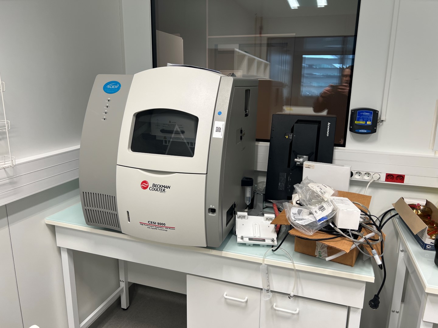 BECKMAN COULTER CESI 8000 - High Performance Capillary Electrophoresi